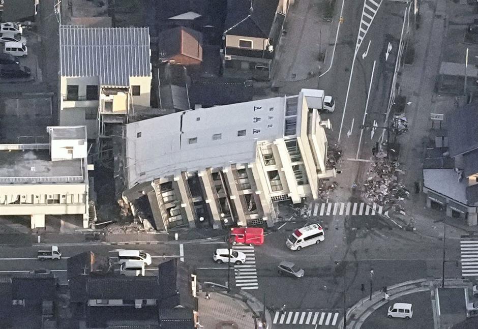 Death toll rises to 30 in Japanese quakes: local gov't