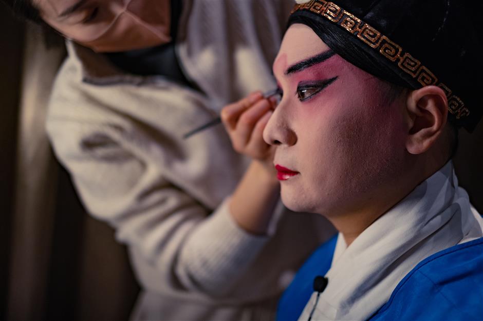 Kunqu Opera performance on song for New Year