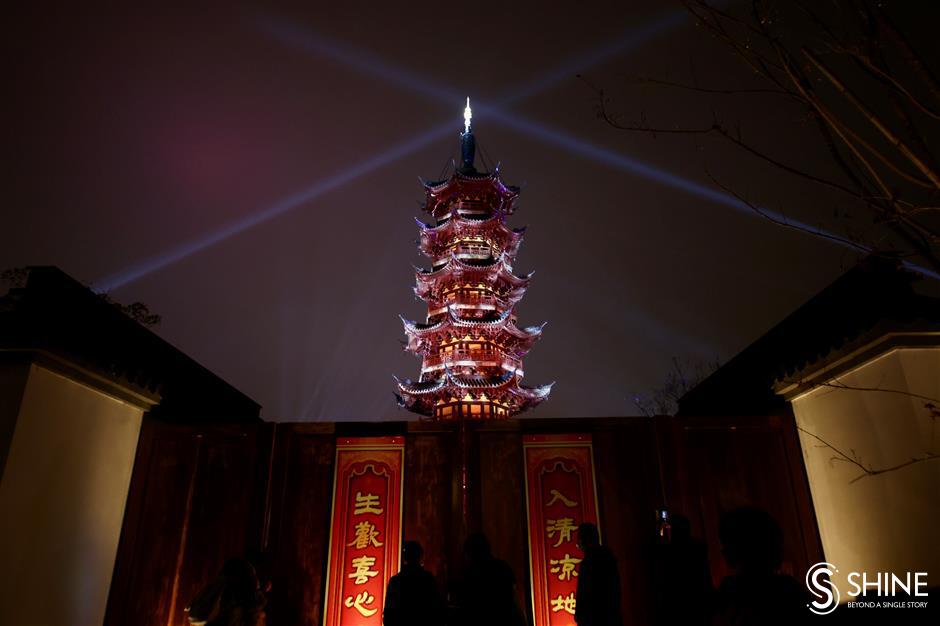 Ringing in the New Year at Longhua Temple