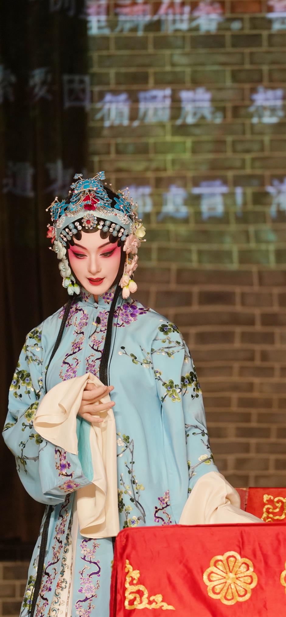 Kunqu Opera performance on song for New Year