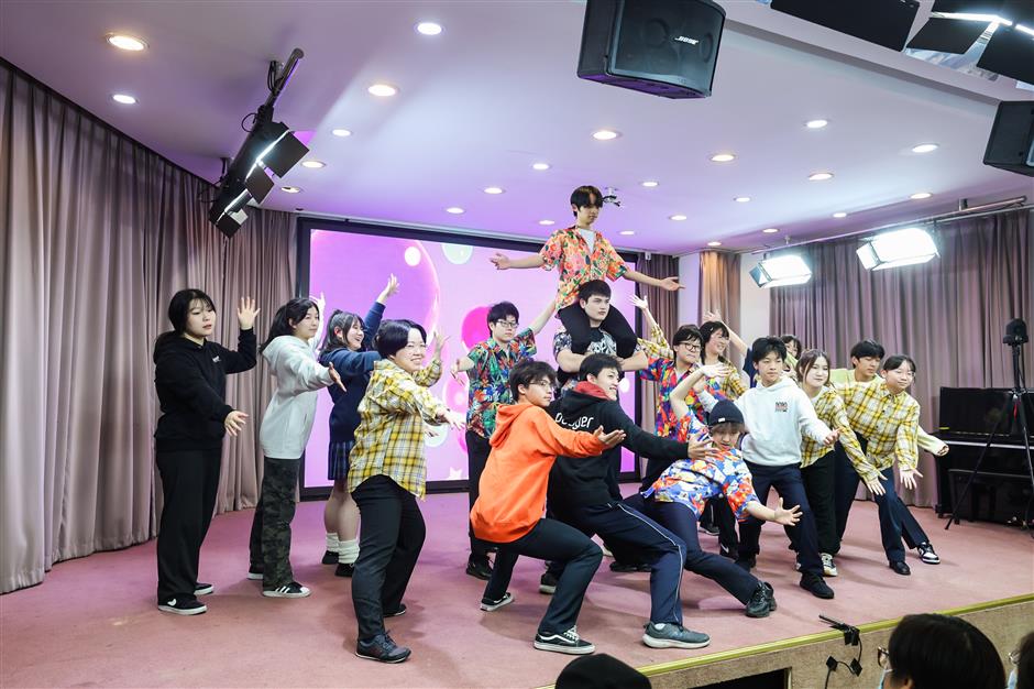 School's overseas students celebrate multilingual teaching